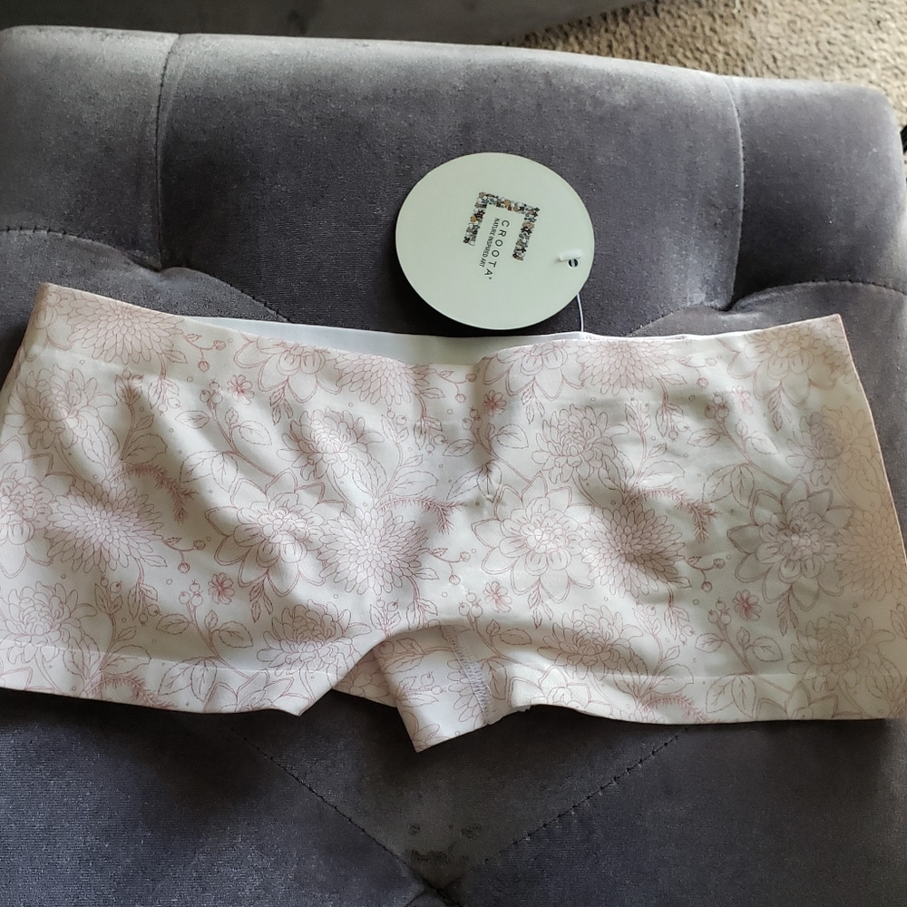 Croota women's Seamless BoyShorts size medium nwt